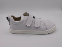 Cargar imagen en el visor de la galería, ZAPATILLA RESPETUOSA BLANCA