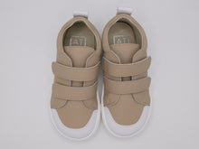 Cargar imagen en el visor de la galería, ZAPATILLA RESPETUOSA BEIGE