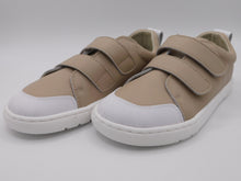 Cargar imagen en el visor de la galería, ZAPATILLA RESPETUOSA BEIGE
