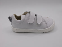 Cargar imagen en el visor de la galería, ZAPATILLA RESPETUOSA BLANCA