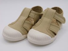 Cargar imagen en el visor de la galería, SANDALIAS CON PUNTERA DE GOMA BEIGE