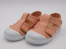 Cargar imagen en el visor de la galería, SANDALIAS CON PUNTERA DE GOMA SALMÓN