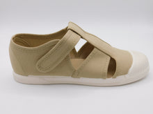 Cargar imagen en el visor de la galería, SANDALIAS CON PUNTERA DE GOMA BEIGE